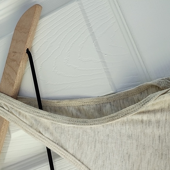 Kit and Ace tank top Oatmeal size 4 - Picture 3 of 7